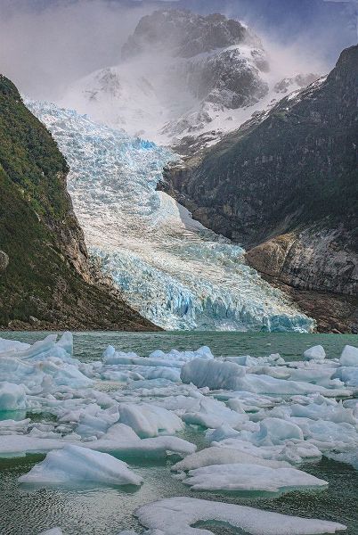 The Serrano glacier is one of the main attractions found in Parc Nacional Bernardo Higgins in Chile